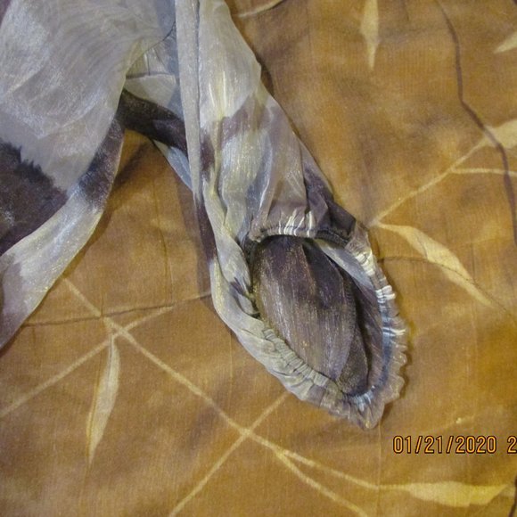 Women's Haute Top/Blouse  (L) - Picture 4 of 5